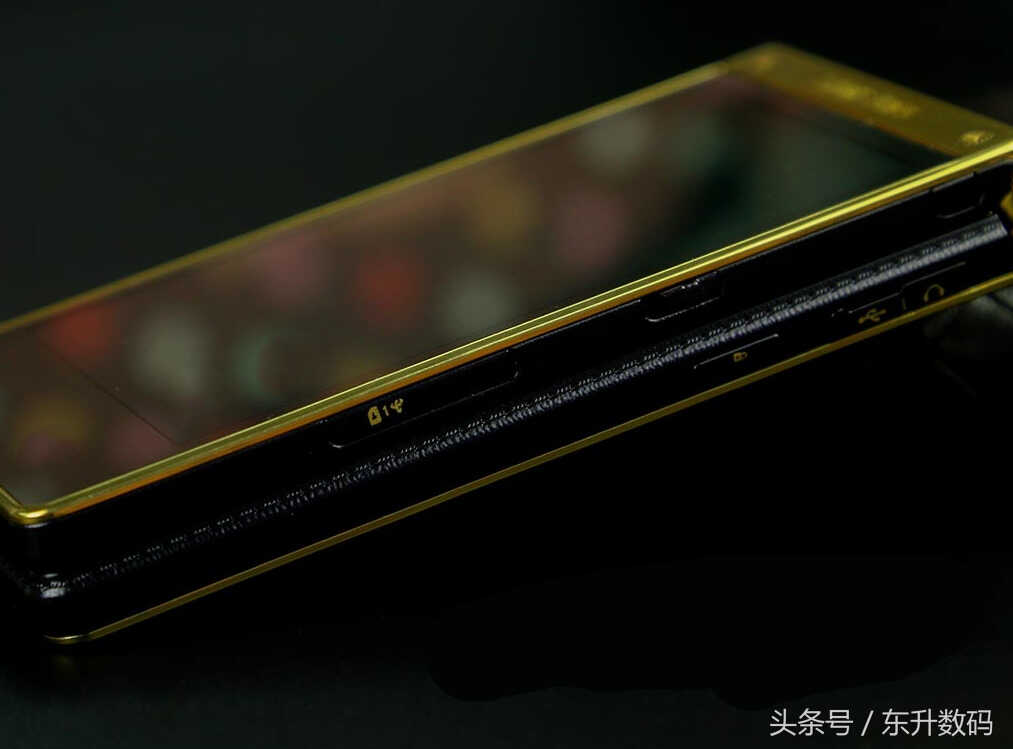 三星W2015实测:翻盖商务机,S健康,心率监测