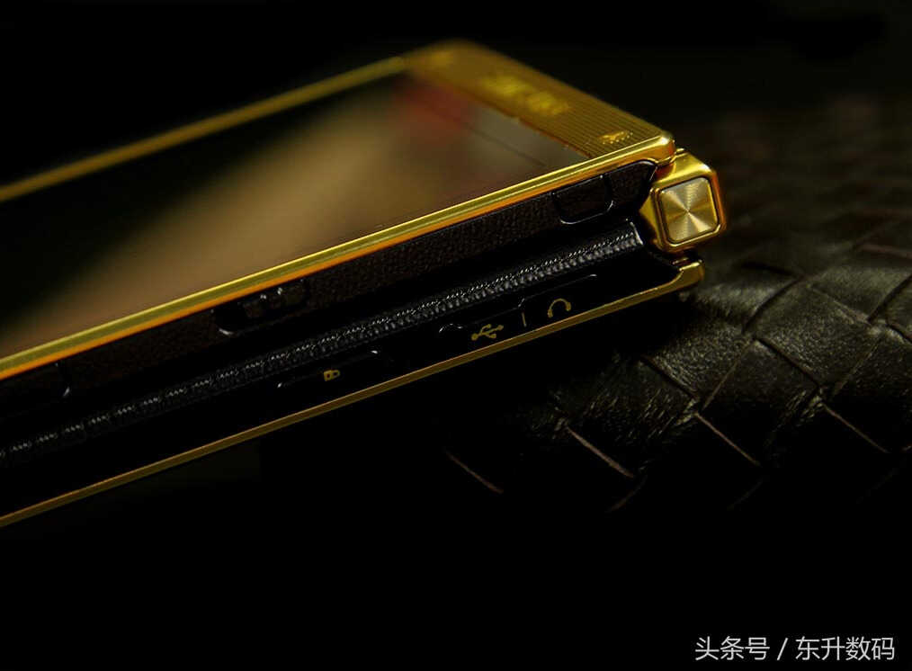 三星W2015实测:翻盖商务机,S健康,心率监测