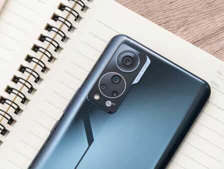 价格跌至新低 到手价2098元 中兴Axon30屏下版值得买吗?