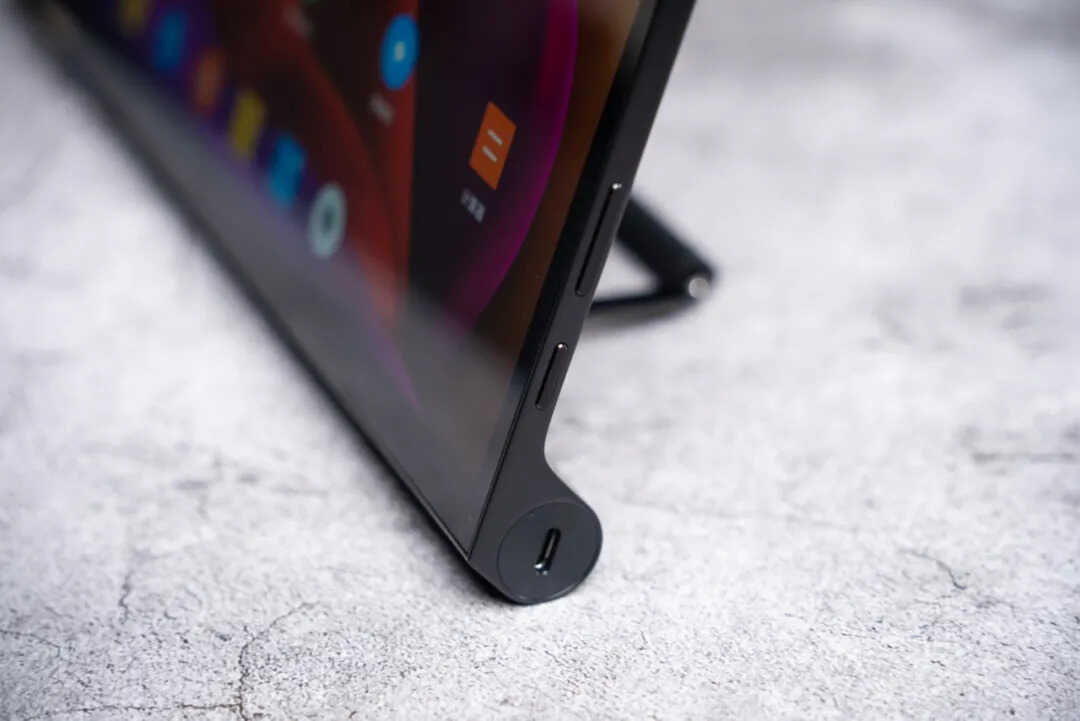 联想会员新品众测:能做外接显示器的YOGA Pad Pro入手