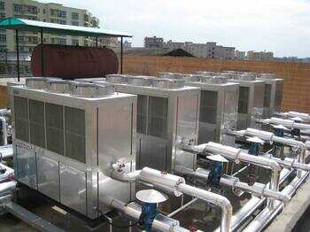空气能热水器和电热水器哪个更省电?对比一下,优劣一目了然