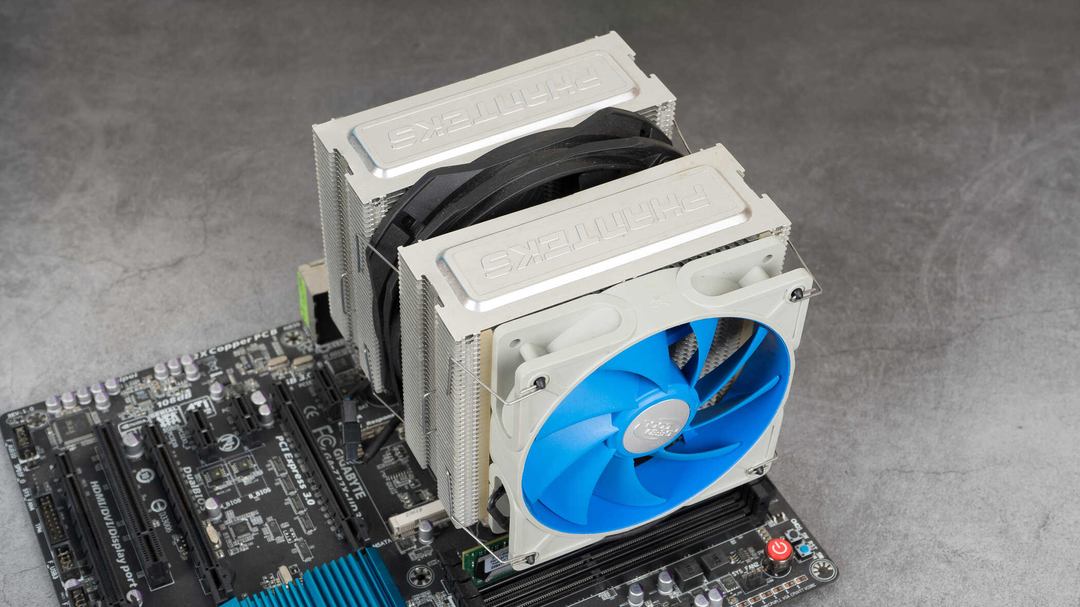 2012年的i5-2550K超频5G战i3-9100F?1000元怀旧主机就此诞生