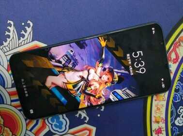 5100mAh大电池+144Hz OLED屏,跌至1799元,7nm芯片5G手机重回低价