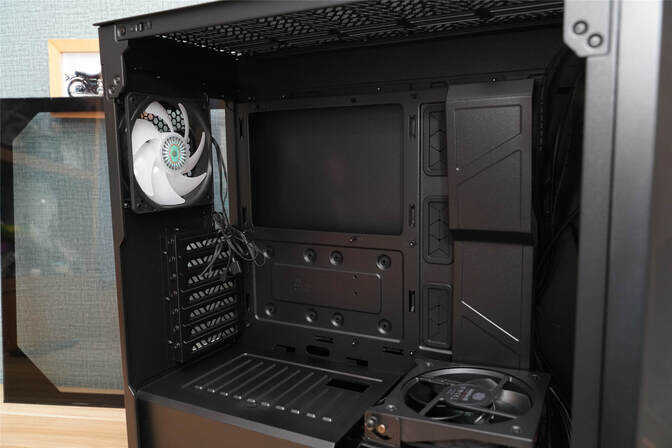 Epic送游戏，装台电脑免费领，酷冷至尊HAF500机箱装机评测