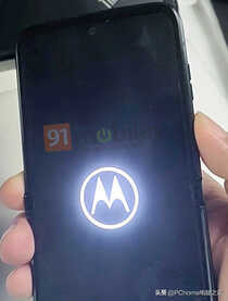 摩托罗拉Razr3真机曝光:上下翻盖折叠+指纹解锁