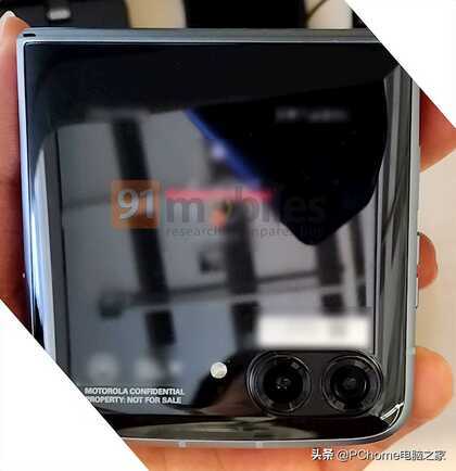 摩托罗拉Razr3真机曝光:上下翻盖折叠+指纹解锁