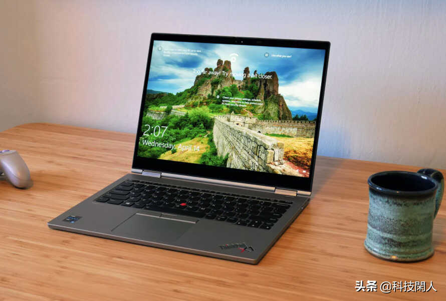 ThinkPad X1 Titanium Yoga:极至轻薄,钛合金打造