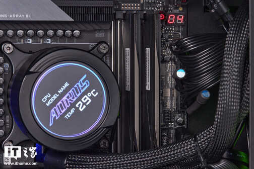 AORUS Model X 台式机图赏:炫酷水冷 RGB,扎实做工高端机