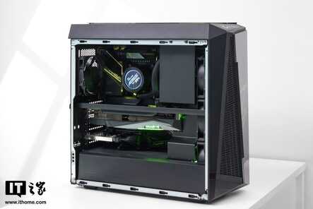 AORUS Model X 台式机图赏:炫酷水冷 RGB,扎实做工高端机