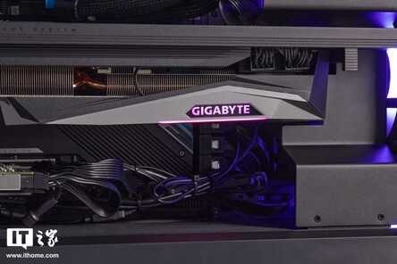AORUS Model X 台式机图赏:炫酷水冷 RGB,扎实做工高端机