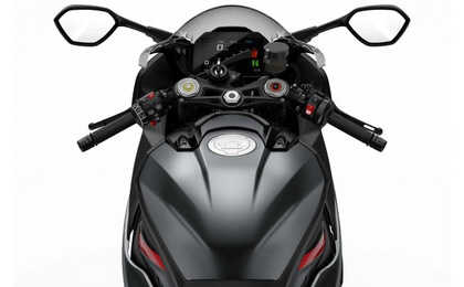 宝马发布2022款S1000RR,新款车采用了更多M版配置