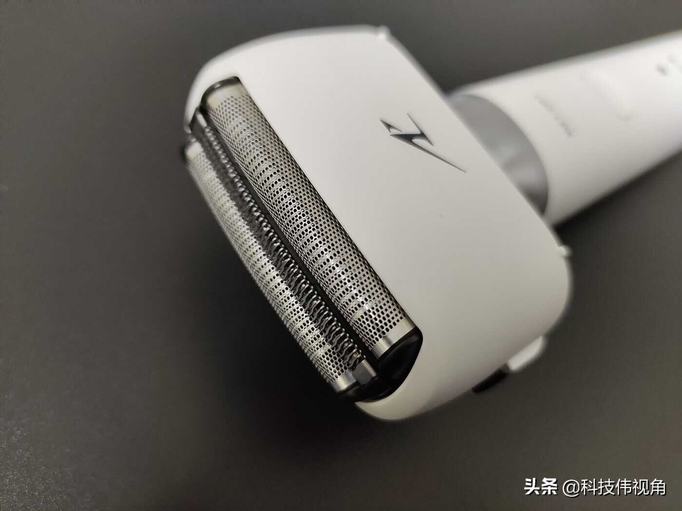 松下「小锤子」剃须刀评测:让你做回曾经那个精致的少年