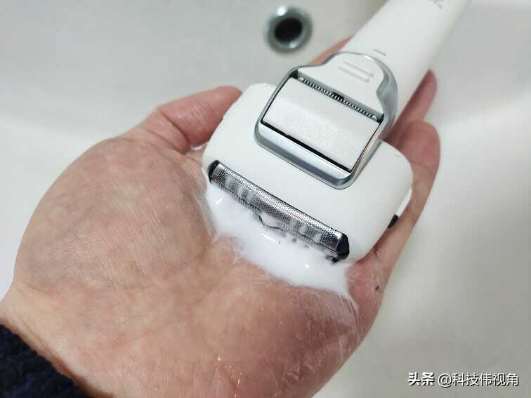 松下「小锤子」剃须刀评测:让你做回曾经那个精致的少年