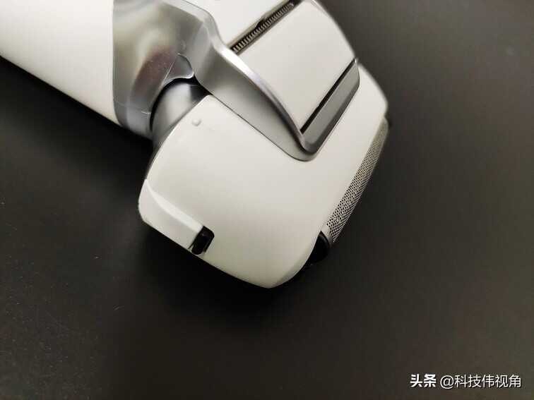 松下「小锤子」剃须刀评测:让你做回曾经那个精致的少年