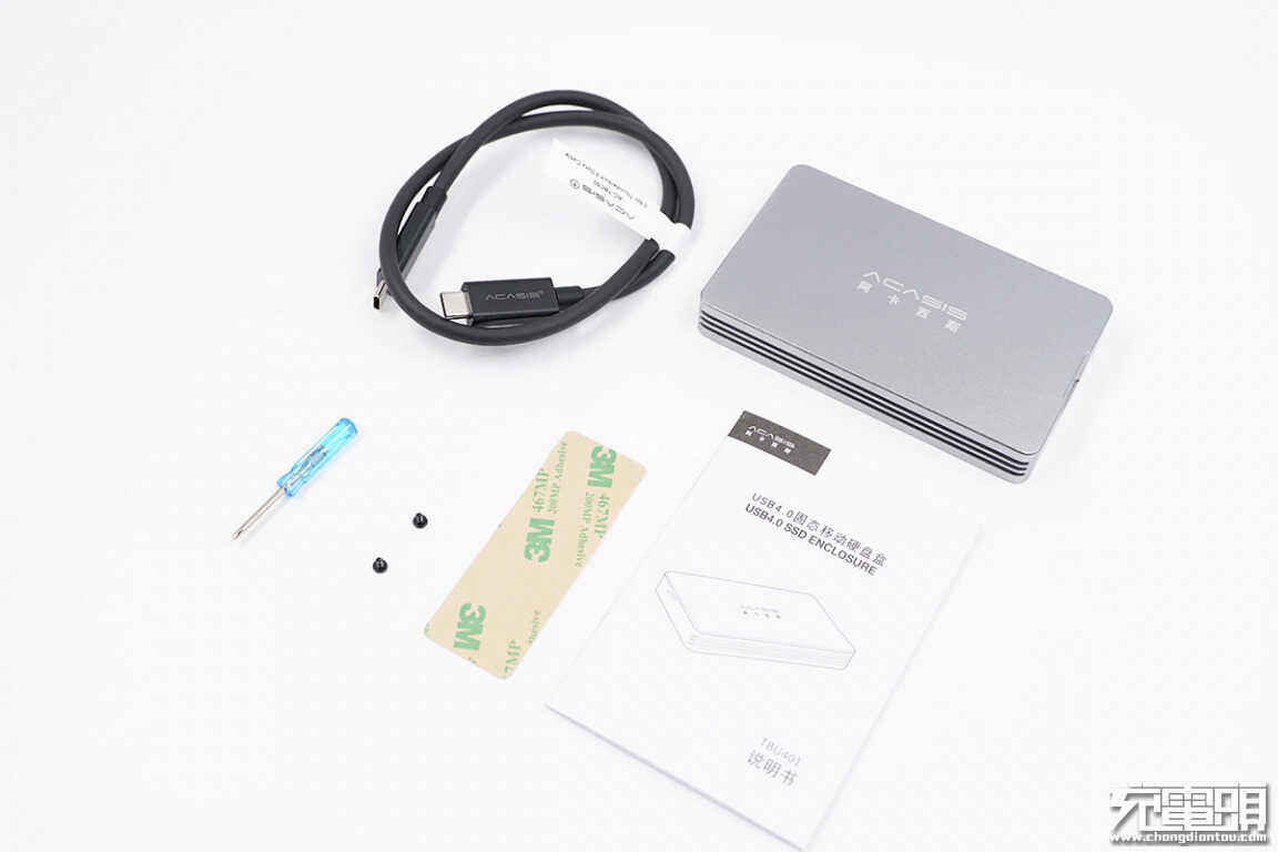 支持USB4高速传输标准,阿卡西斯USB4硬盘盒评测