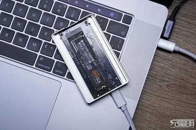 支持USB4高速传输标准,阿卡西斯USB4硬盘盒评测