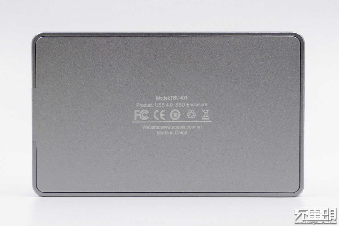 支持USB4高速传输标准,阿卡西斯USB4硬盘盒评测