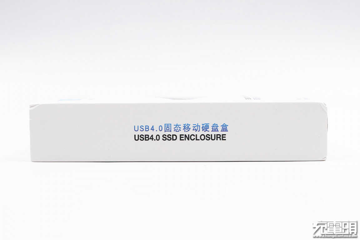 支持USB4高速传输标准,阿卡西斯USB4硬盘盒评测