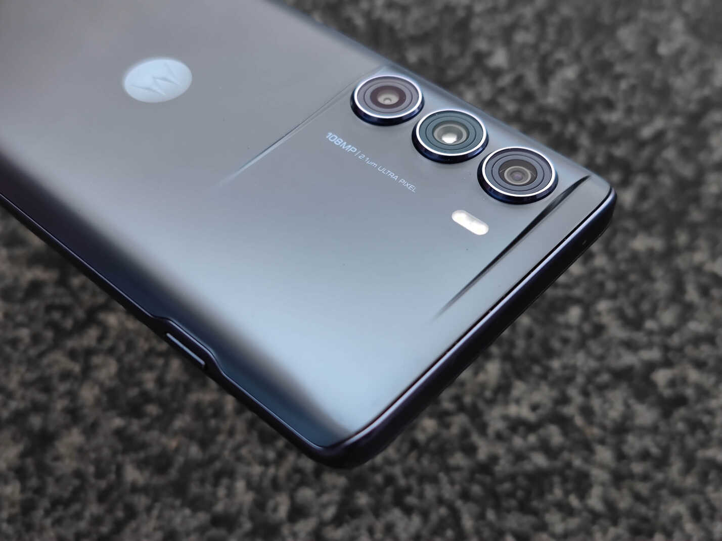 摩托罗拉edge S30评测:1799元起,让你很难抱怨什么