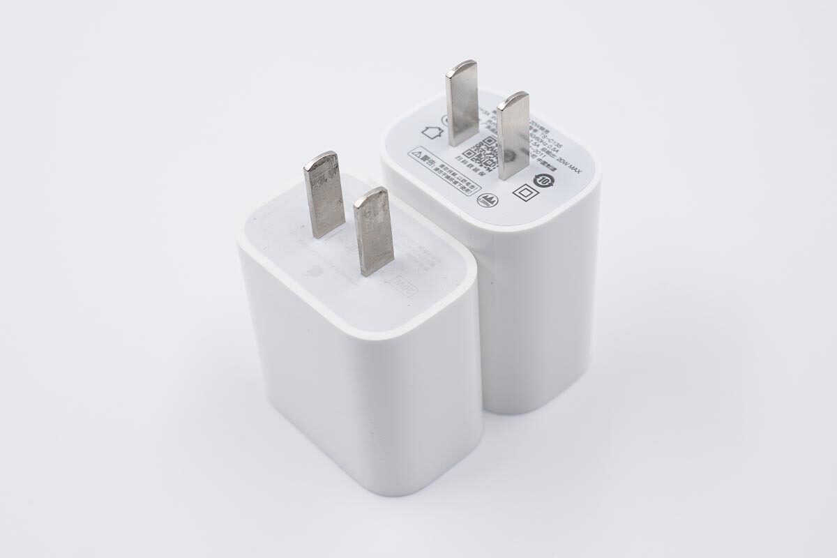 和苹果原装充电器相同的性能体验,品胜20W PD充电器评测