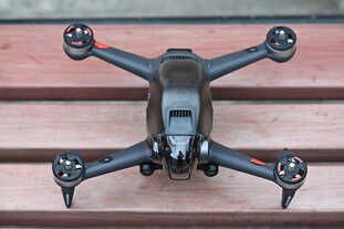 大疆DJI FPV无人机评测:兼备航拍与穿越的全能飞行器