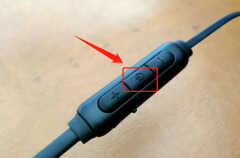 plantronics蓝牙耳机怎么连接(不会操作的一定要看过来)