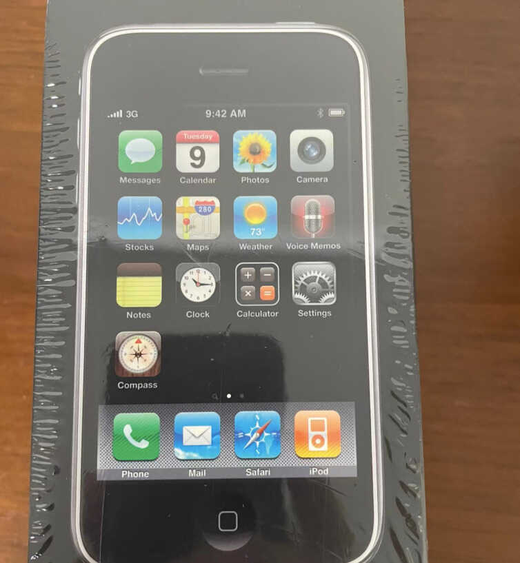 12年前的iPhone老古董,居然卖1800元,有何特别之处?