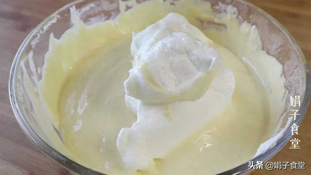 想吃蛋糕不用买,电饭煲就能做,蓬松柔软,不塌陷不回缩,超简单