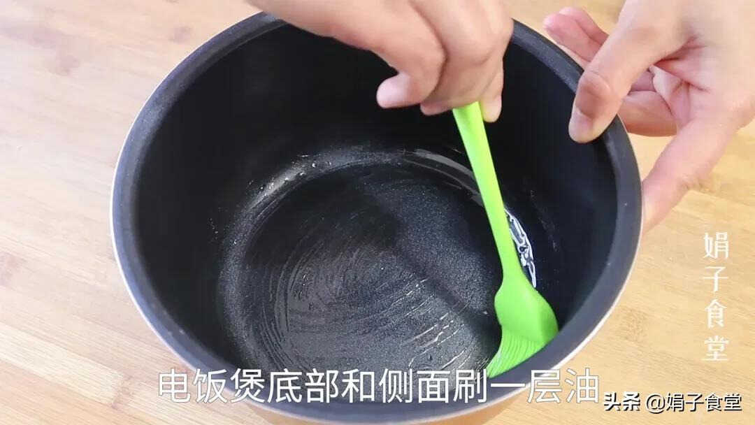 想吃蛋糕不用买,电饭煲就能做,蓬松柔软,不塌陷不回缩,超简单