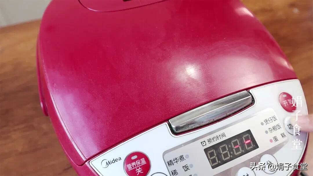 想吃蛋糕不用买,电饭煲就能做,蓬松柔软,不塌陷不回缩,超简单