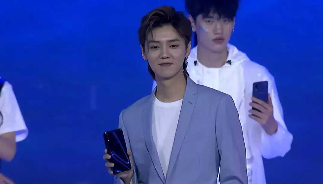 3498元vivo X23发布,8+128GB内存
