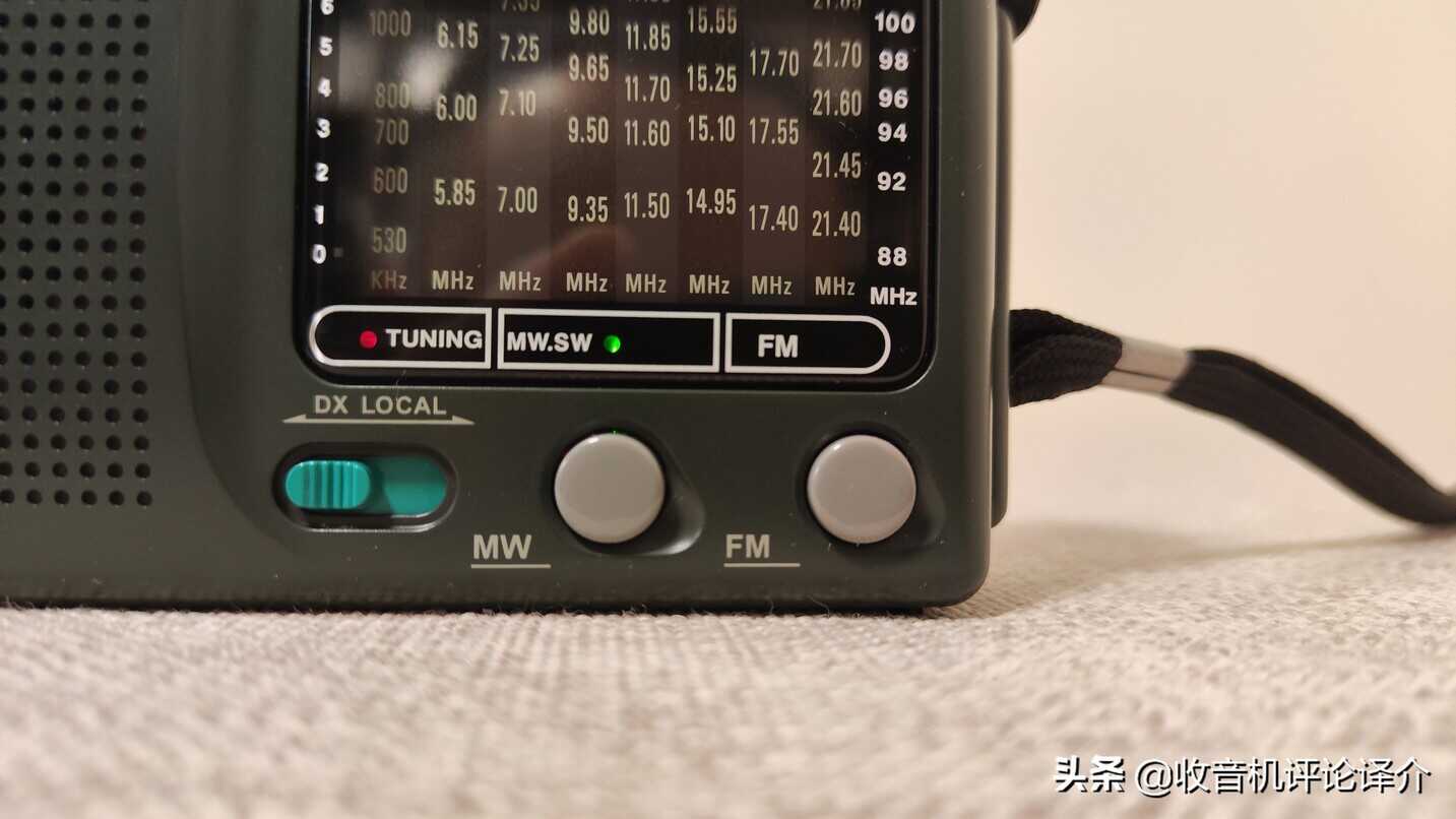 德生R909与R9012收音机,我应该选择哪一个?