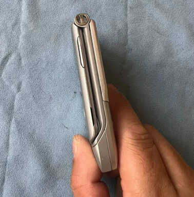 四千元入手的“全球最薄”手机,如今沦为一百元电子垃圾
