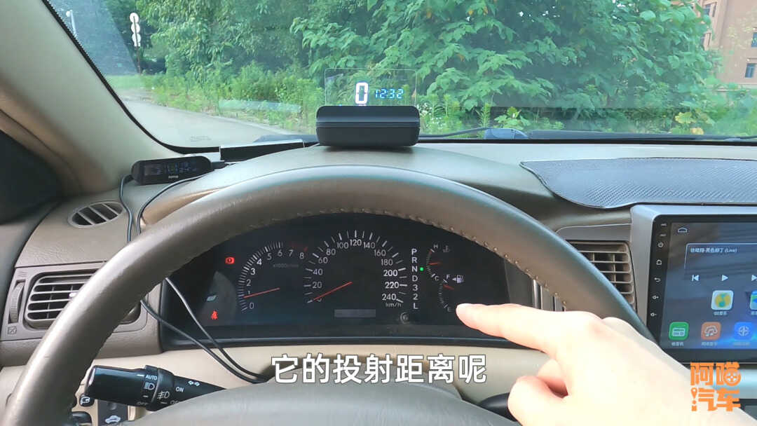 汽车抬头显示值得加装吗?喵哥实车对比给你看,给你最实在的建议