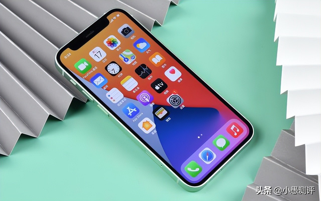 从5499跌至3599,苹果iPhone12 mini值不值得入手?