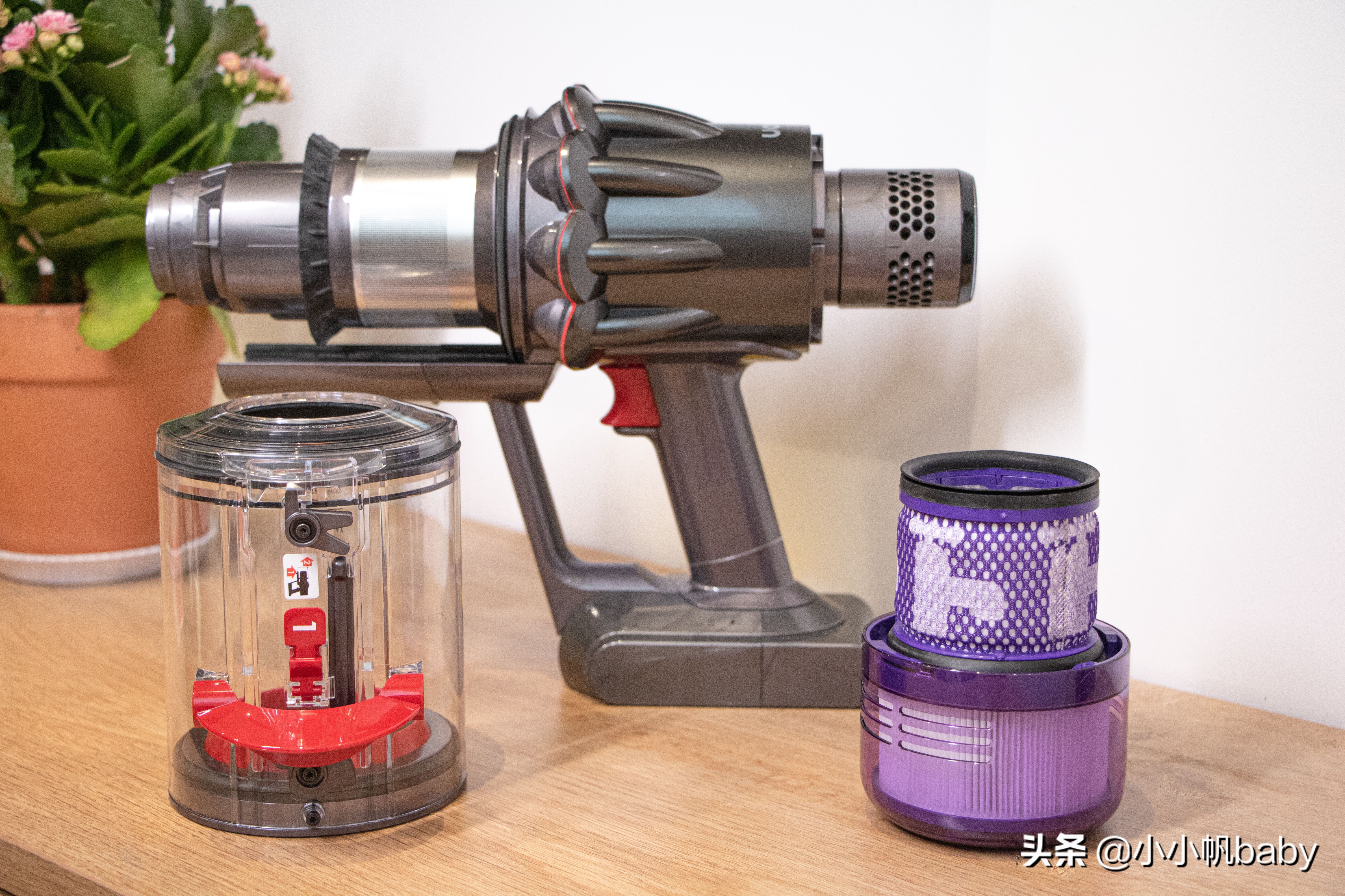 撸猫神器,Dyson戴森V10轻量版手持无线吸尘器测评
