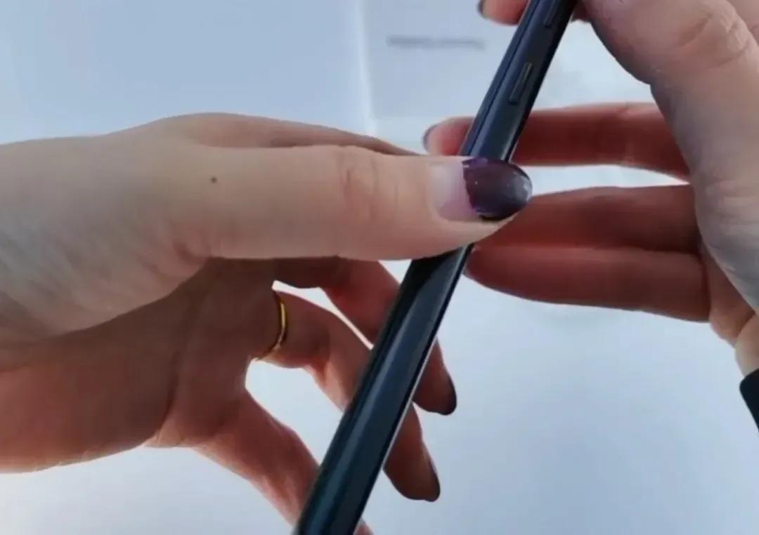 手机密码忘记了怎么解锁?不用花钱去刷机,按2个键10秒就搞定