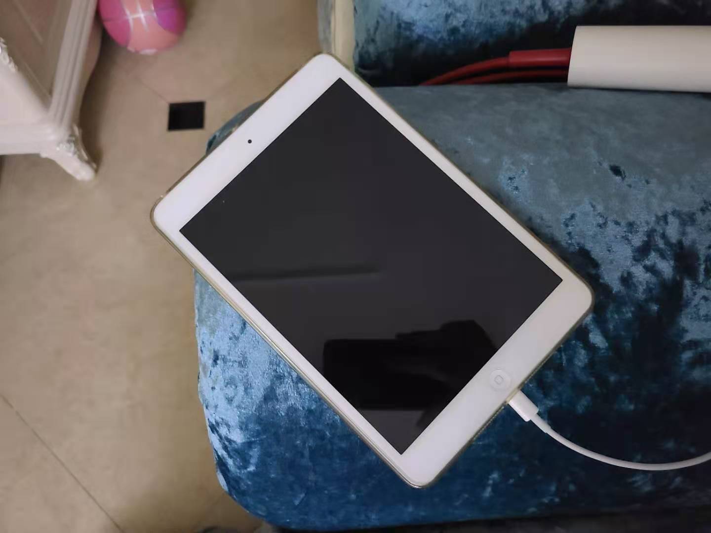 翻出7年前的iPadmini2,电池仍坚挺,就是系统太卡了