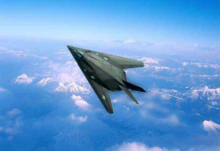 一款有里程碑意义的战机,F-117A是如何实现隐身的?机身涂料有门道
