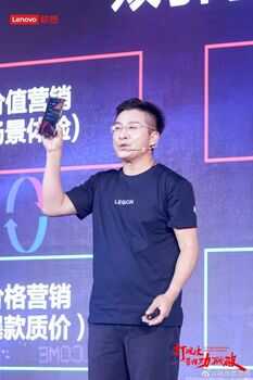 摩托罗拉moto razr 2022官宣,外观正式公布