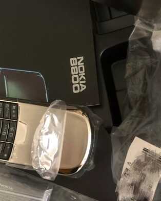 相隔十六年,全新诺基亚8800重现江湖,如今还值两千块