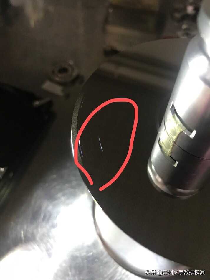 移动硬盘摔了一下,怎么恢复数据?