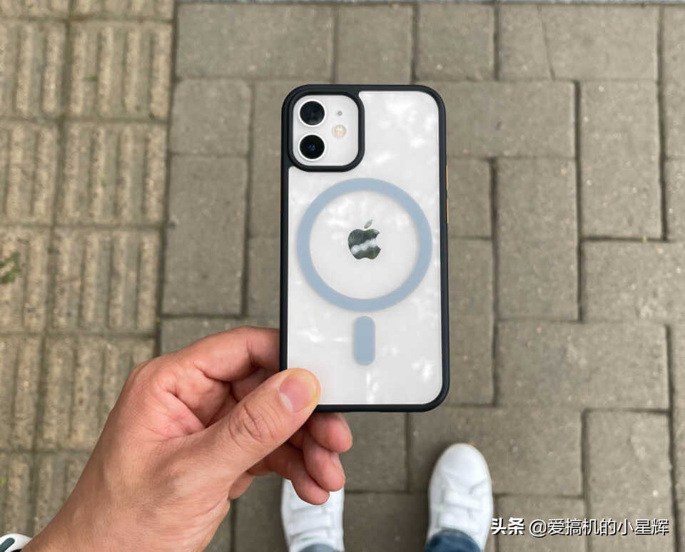 iPhone 12和iPhone 12 mini谁更值得买,看完这份榜单就懂了