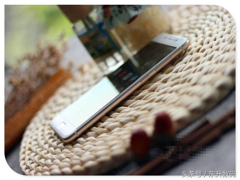 vivo Y67实测:前置1600万柔光自拍,知性美颜2.0,智慧引擎2.0,分屏应用
