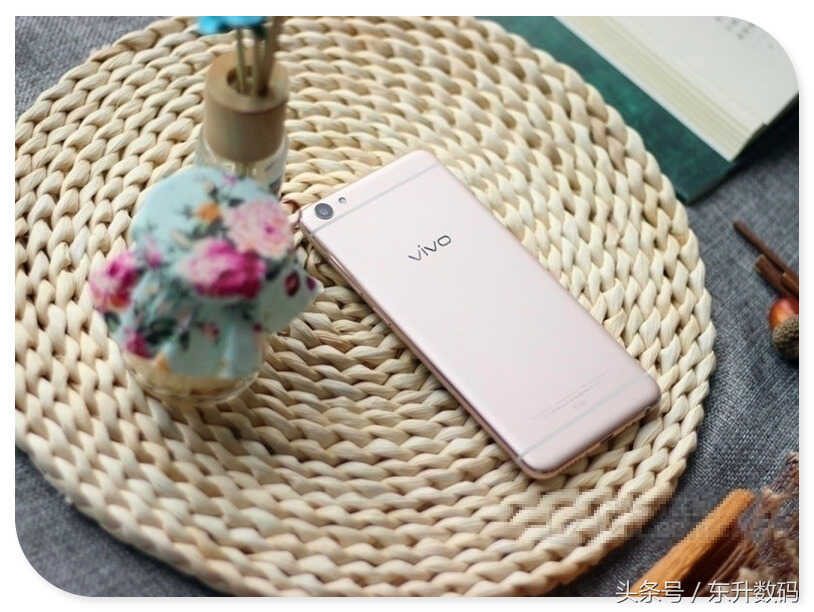 vivo Y67实测:前置1600万柔光自拍,知性美颜2.0,智慧引擎2.0,分屏应用