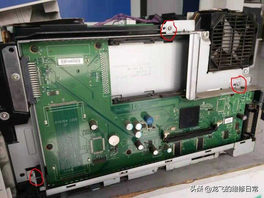 HP 5200打印机,纸张连续进纸,导致卡纸,分享下拆机和维修方法