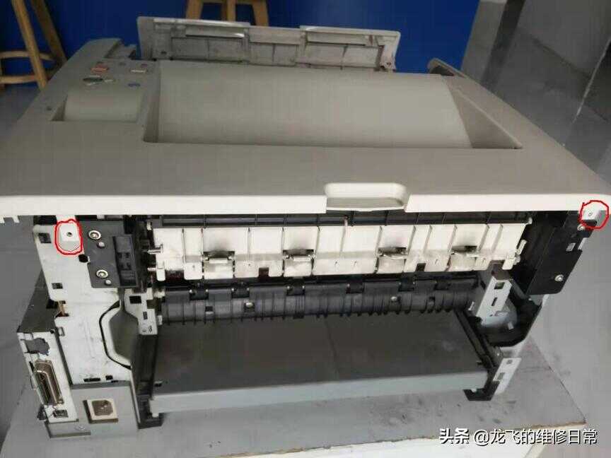 HP 5200打印机,纸张连续进纸,导致卡纸,分享下拆机和维修方法