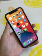 苹果手机自动跳屏怎么回事（iPhone手机屏幕失灵的解决方法）