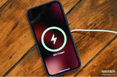 如何正确充电iPhone(正确使用苹果充电器方法)