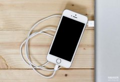 iPhone关机后不显示充电怎么办（苹果手机无法正常充电的解决办法）